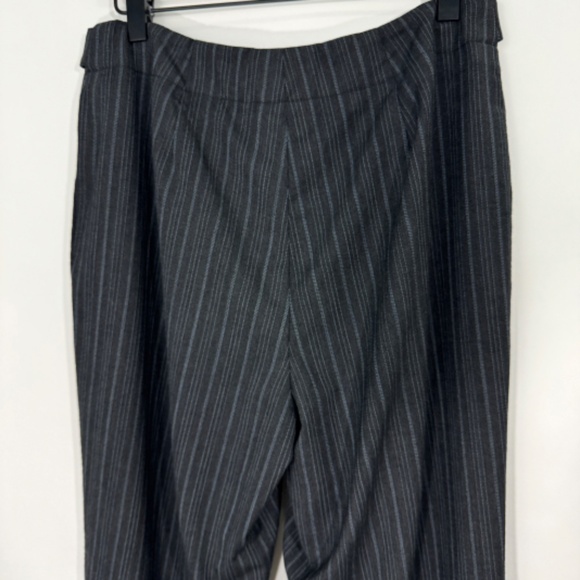 Carlisle Women’s Size 6 Small Gray Stripe Wool Blend Button Detail Trouser Pants - Picture 9 of 9